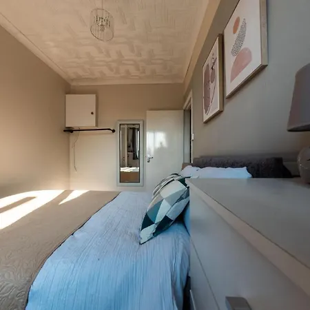 Cosy 1 Bed In Apartment