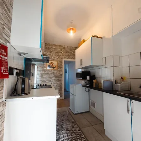 Cosy 1 Bed In *