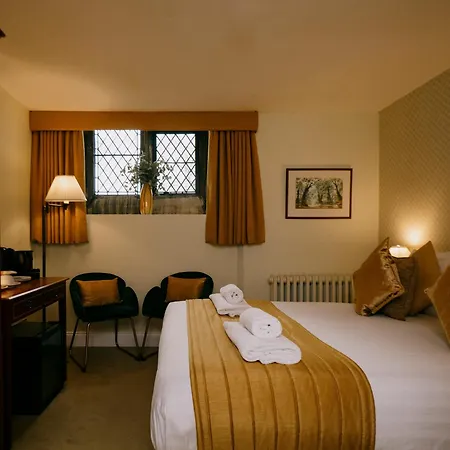 The Old Palace 3*