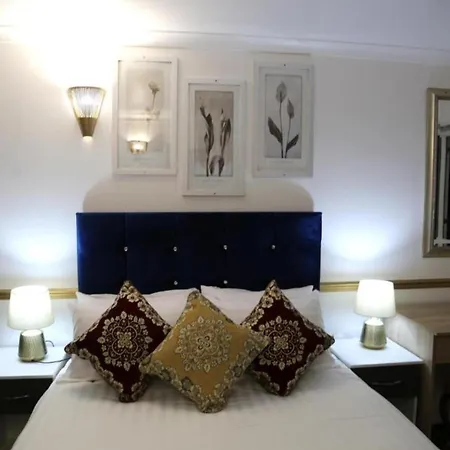 Hotel Oyo 4 Sisters 4*
