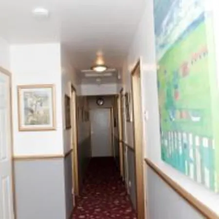 Hotel Oyo 4 Sisters 4*