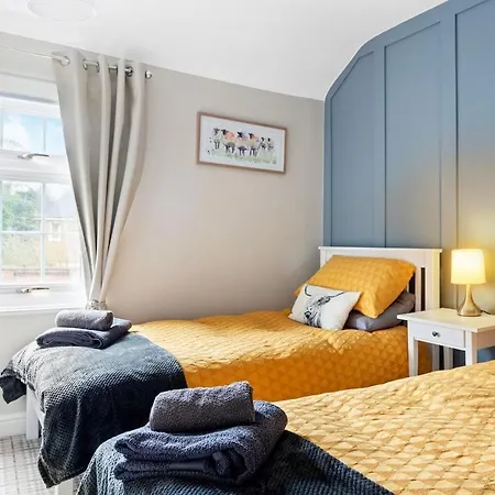Laurel Cottage, Lincoln, Spacious For 4 - Free Parking