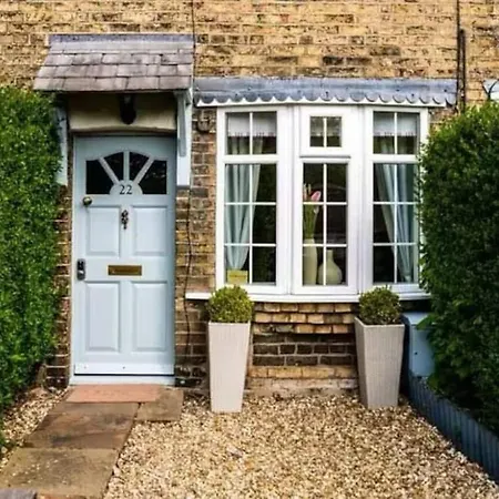 Laurel Cottage, Lincoln, Spacious For 4 - Free Parking Holiday home