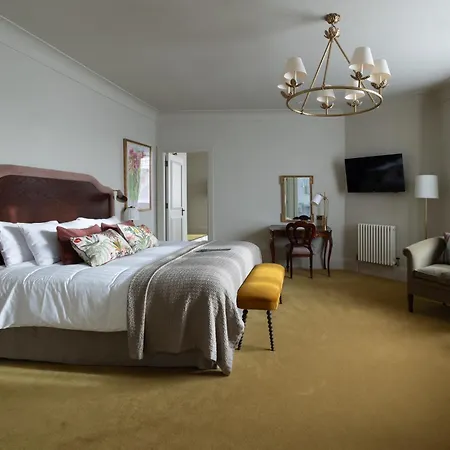 Hotel The White Hart 4*