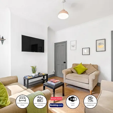 Apartment 3-bedroom Townhouse Short Term & Flexible Renting With Free Wifi & Free Parking