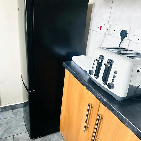 Three Bedroom House Lincoln 10 Mins Walk To Brayford Wharf And Free Parking Apartment *
