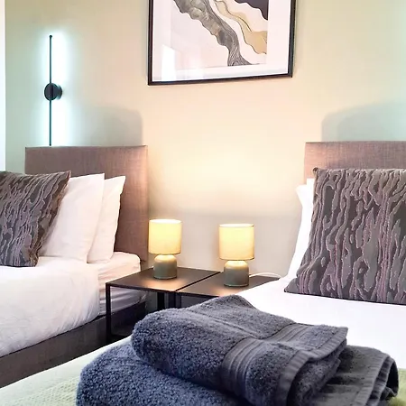 Beautiful, Modern Bright House With Parking, Fast Wifi, Sleeps 5 * Lincoln