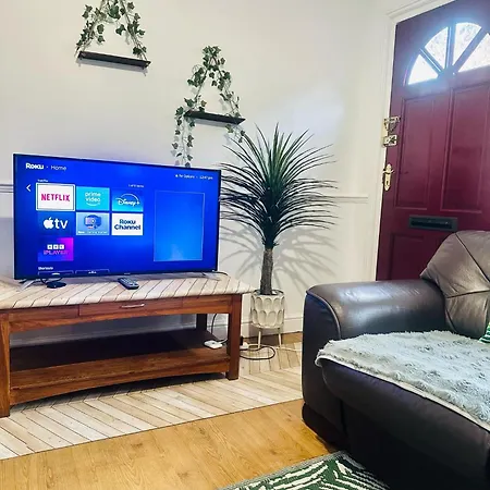 Apartment Three Bedroom House Lincoln 10 Mins Walk To Brayford Wharf And Free Parking Lincoln