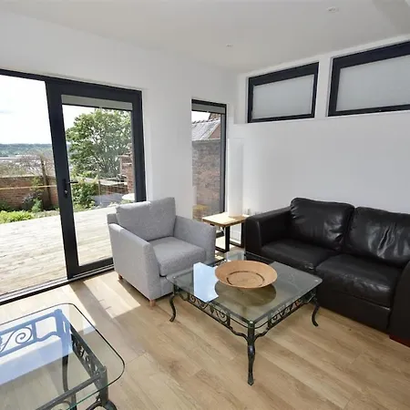 Stylish And Private In The Cathedral Quarter *