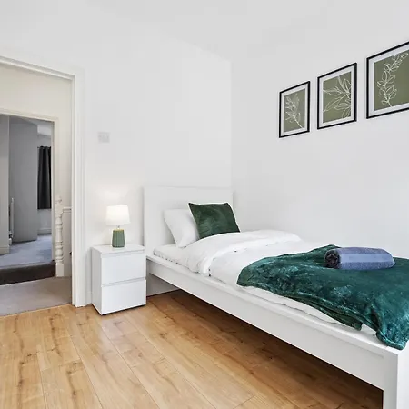 Perfect Home For Business & Leisure With Free Parking And Fast Wi-Fi Apartment
