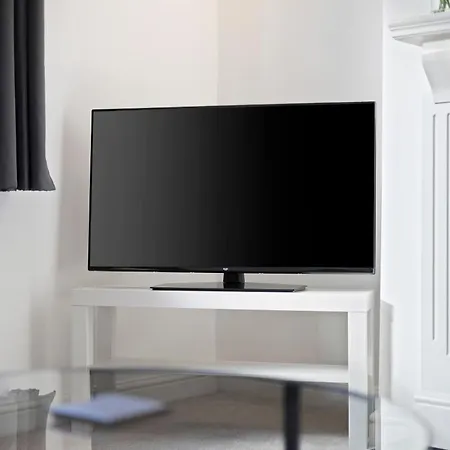 Perfect Home For Business & Leisure With Free Parking And Fast Wi-Fi