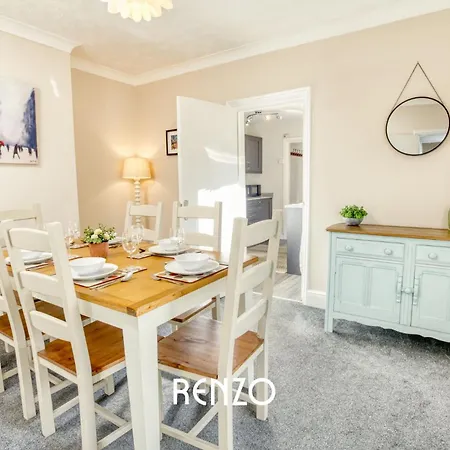 Bright And Warm 3-beds In By Renzo, Driveway Parking, Sleeps 6! Apartment Lincoln
