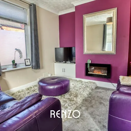 Apartment Bright And Warm 3-beds In By Renzo, Driveway Parking, Sleeps 6! Lincoln