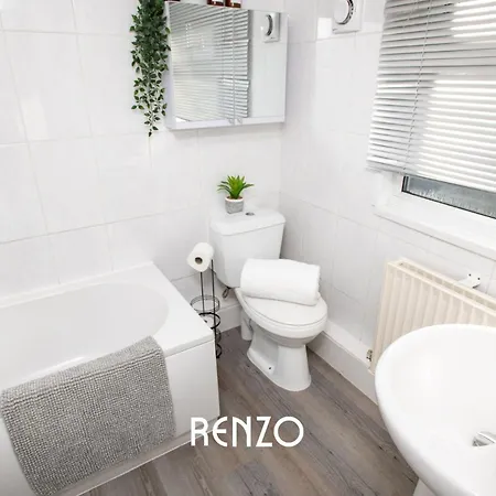 Bright And Warm 3-beds In By Renzo, Driveway Parking, Sleeps 6! Lincoln