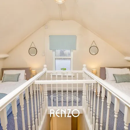 Apartment Bright And Warm 3-beds In By Renzo, Driveway Parking, Sleeps 6! Lincoln