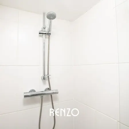 Apartment Bright And Warm 3-beds In By Renzo, Driveway Parking, Sleeps 6!