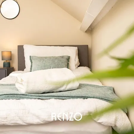 Bright And Warm 3-beds In By Renzo, Driveway Parking, Sleeps 6! Apartment Lincoln