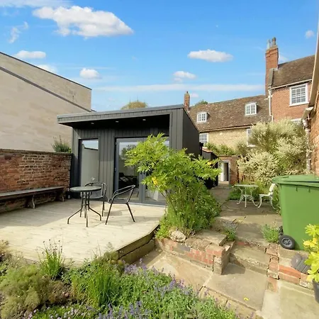 Stylish And Private In The Cathedral Quarter Holiday home