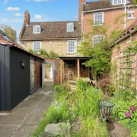 Stylish And Private In The Cathedral Quarter Holiday home *