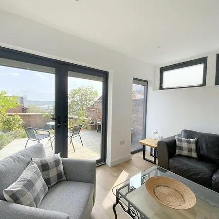 Stylish And Private In The Cathedral Quarter Holiday home Lincoln