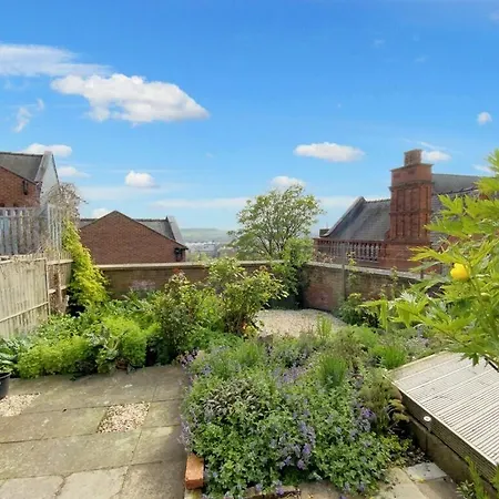 Holiday home Stylish And Private In The Cathedral Quarter *