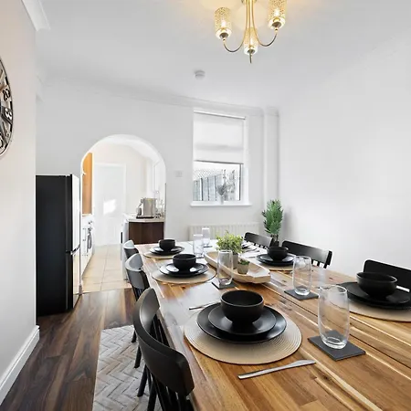 Perfect Home For Business & Leisure With Free Parking And Fast Wi-Fi * Lincoln