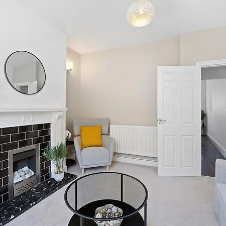 Perfect Home For Business & Leisure With Free Parking And Fast Wi-Fi * Lincoln