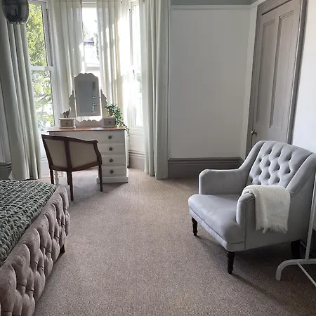 Castle Mount Apartment *