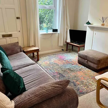 Charming Victorian Terrace, Near Castle *