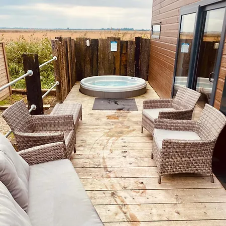 Hideaway By Liv Retreats 3*