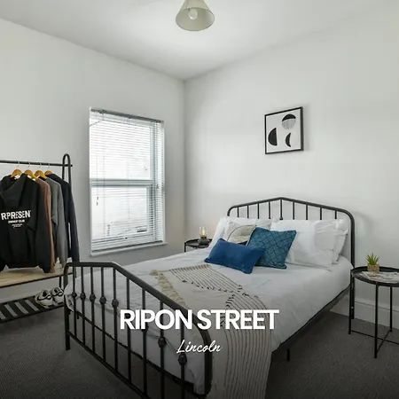 Cosy And Inviting 2-bed Townhouse In By Renzo, Free Wi-fi, Ideal For Contractors * Lincoln