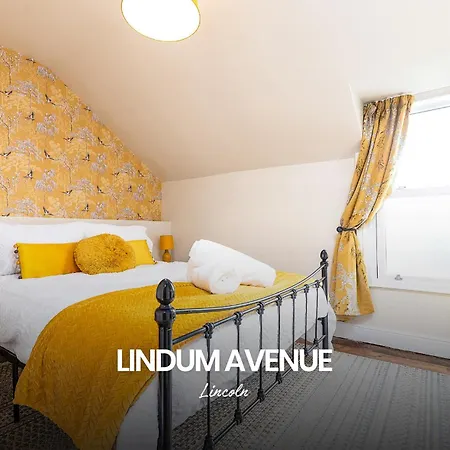 Immaculate And Bright 3-bed In By Renzo, Close To Hospital, Free Wi-fi! Apartment *