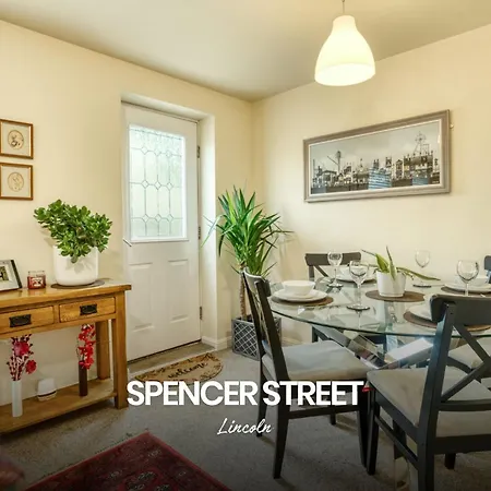 Cosy And Beautiful 2-bed In By Renzo, Free Parking, Close To Centre * Lincoln