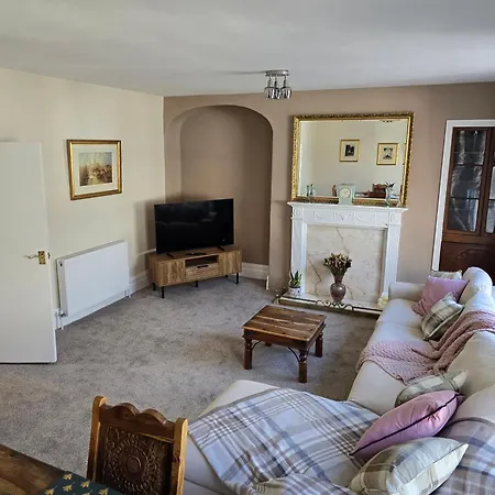 Madje's In Historic Uphill Apartment Lincoln