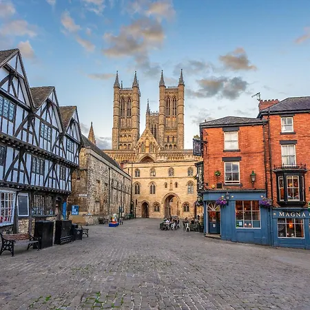 Madje's In Historic Uphill * Lincoln