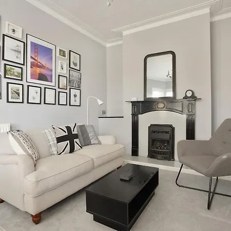 Charming Cosy Home Great Location Lincoln *