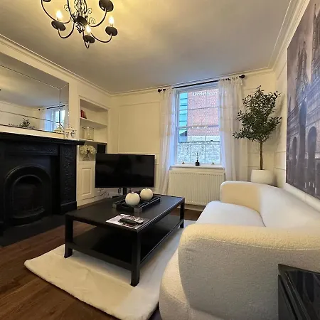 Archway Heights Holiday home
