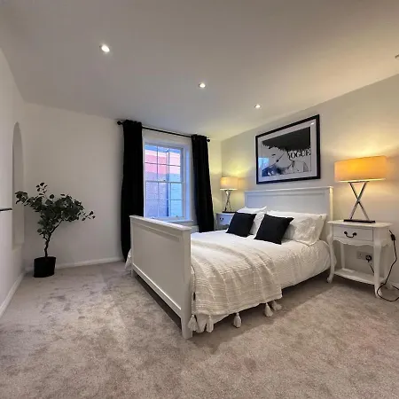 Archway Heights Holiday home