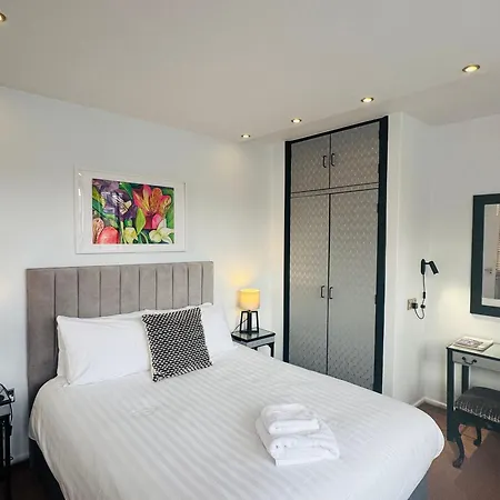 Charlotte House Hotel 3*