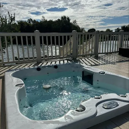 Tattershall Lakes Mini Breaks - Fishing Two Holiday park