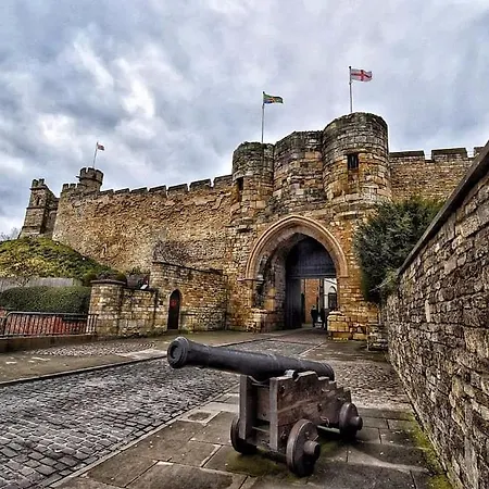 Madje's In Historic Uphill * Lincoln