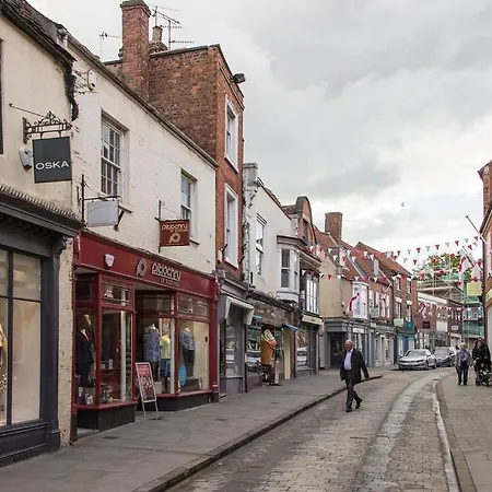 Madje's In Historic Uphill * Lincoln