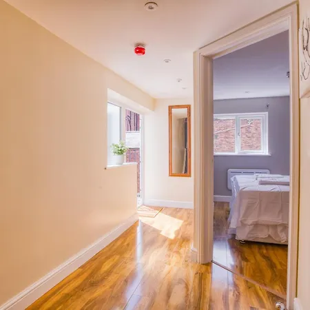 Spacious Center 2 Bed Free Wifi