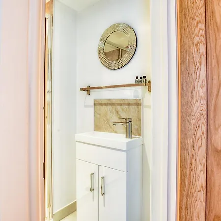 Superb Center 2 Bed Free Wifi Lincoln