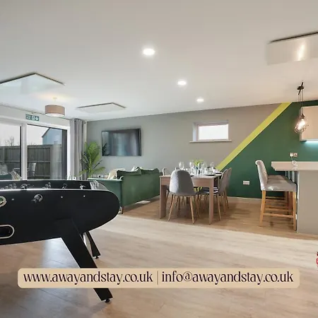 Holiday home Spacious 4 Bed With Gym And Tennis Court