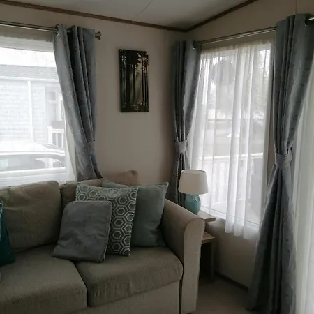 Campsite Luxury Caravan With Hot Tub On Tattershall Lakes Lincoln