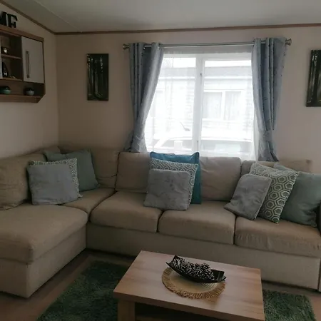 Campsite Luxury Caravan With Hot Tub On Tattershall Lakes Lincoln