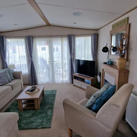 Luxury Caravan With Hot Tub On Tattershall Lakes * Lincoln