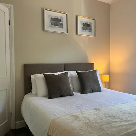 South Park Terrace With Parking * Lincoln