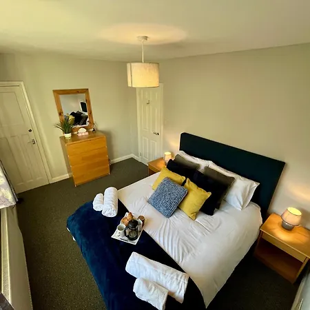 House Nr Bailgate Area And Cathedral Off Road Parking And Garden Lincoln